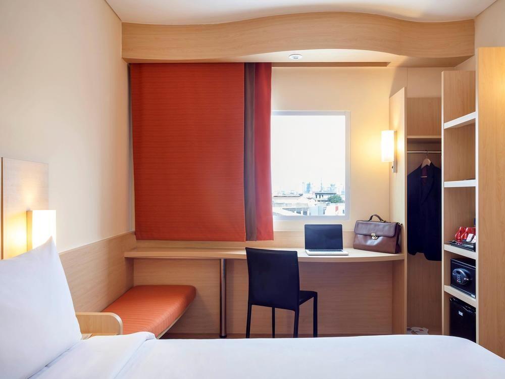 Ibis Jakarta Harmoni Εξωτερικό φωτογραφία