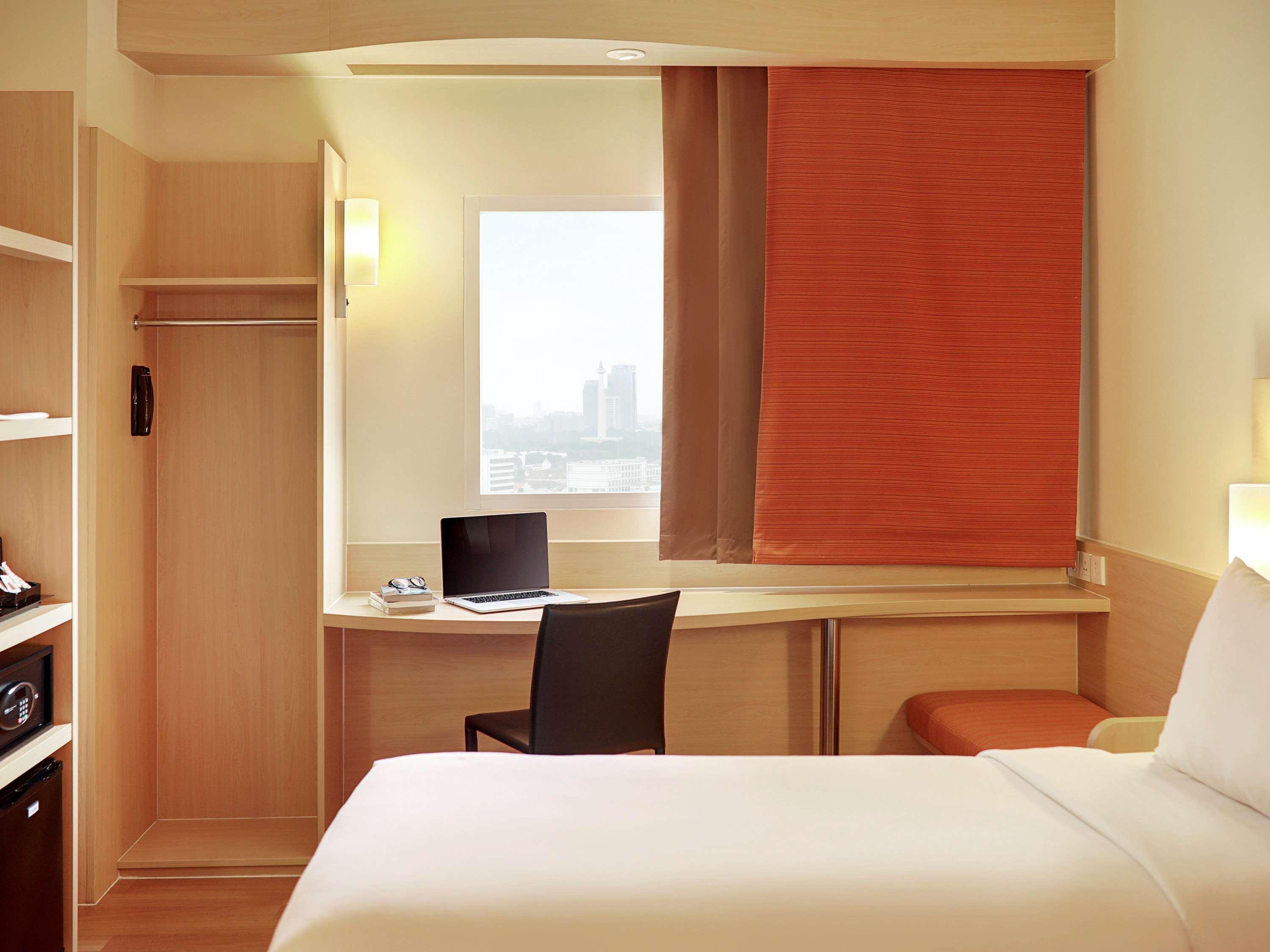 Ibis Jakarta Harmoni Εξωτερικό φωτογραφία