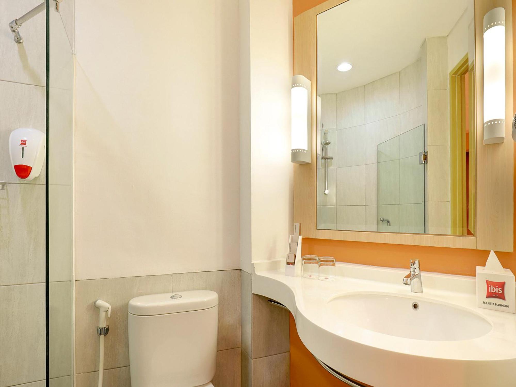 Ibis Jakarta Harmoni Εξωτερικό φωτογραφία