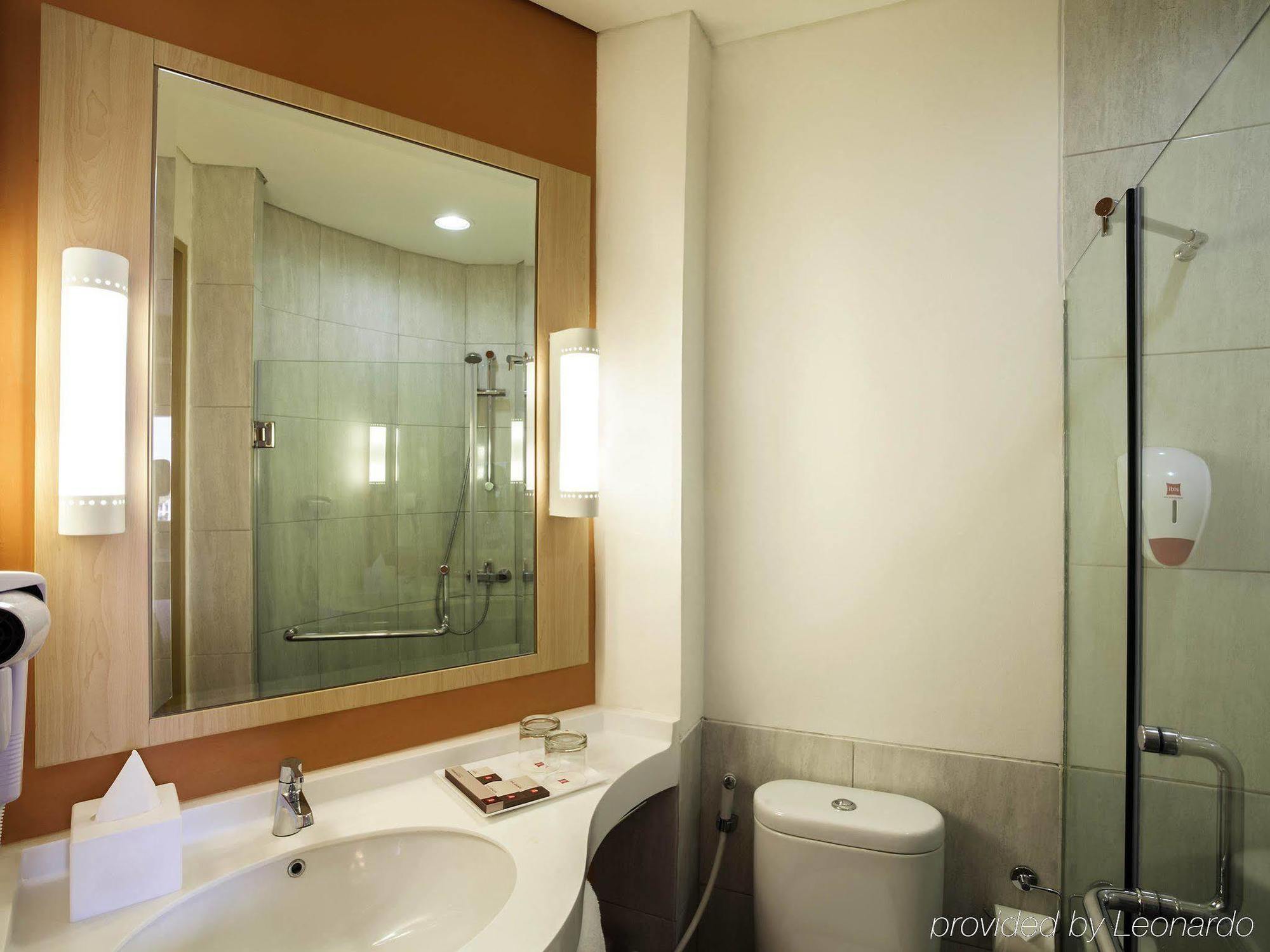 Ibis Jakarta Harmoni Εξωτερικό φωτογραφία