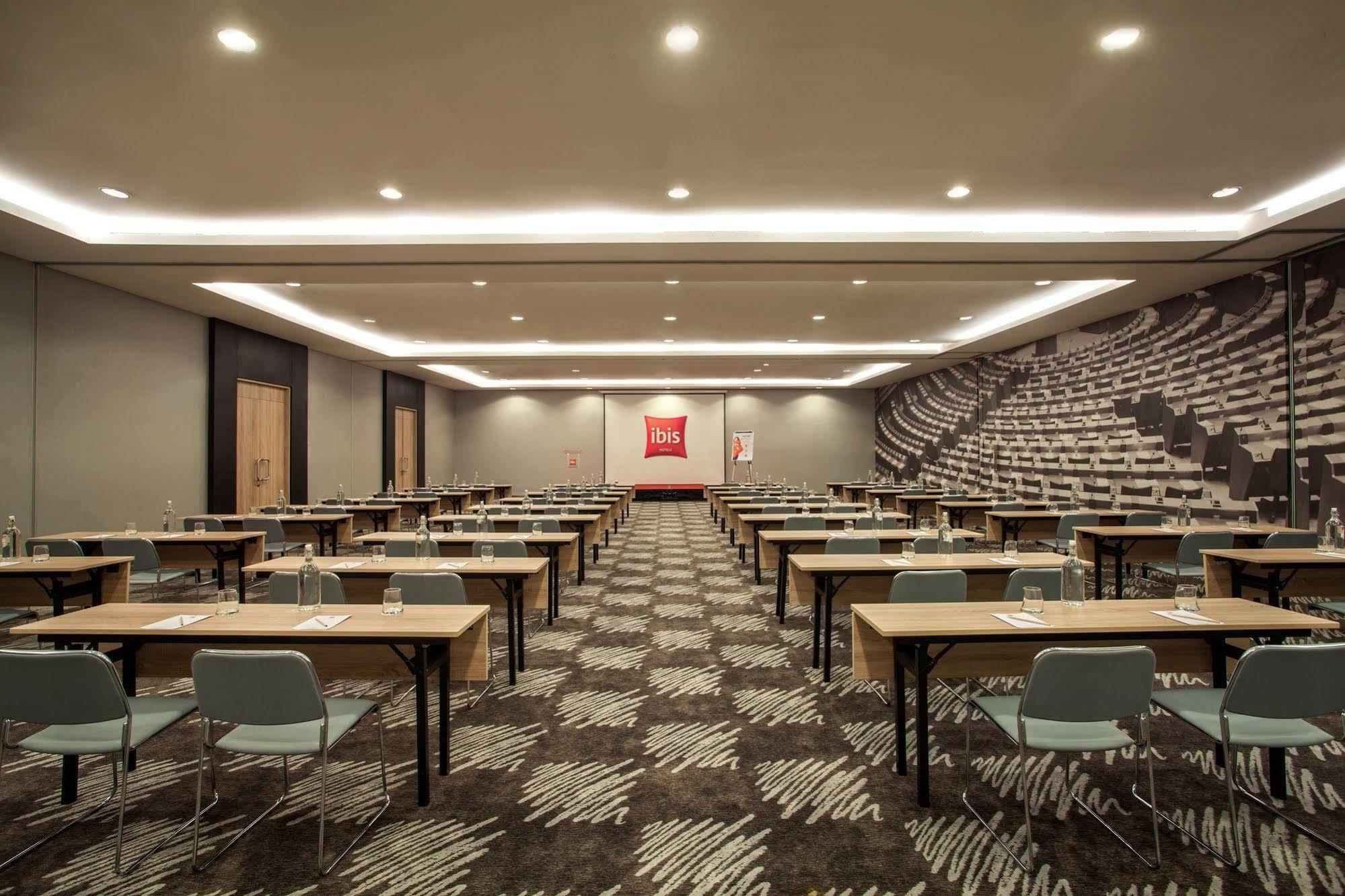 Ibis Jakarta Harmoni Εξωτερικό φωτογραφία